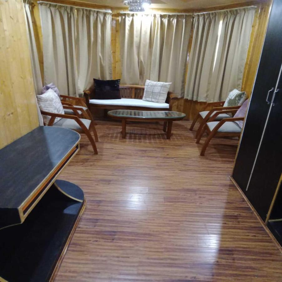 Hotel Sheen Srinagar  Bagian luar foto