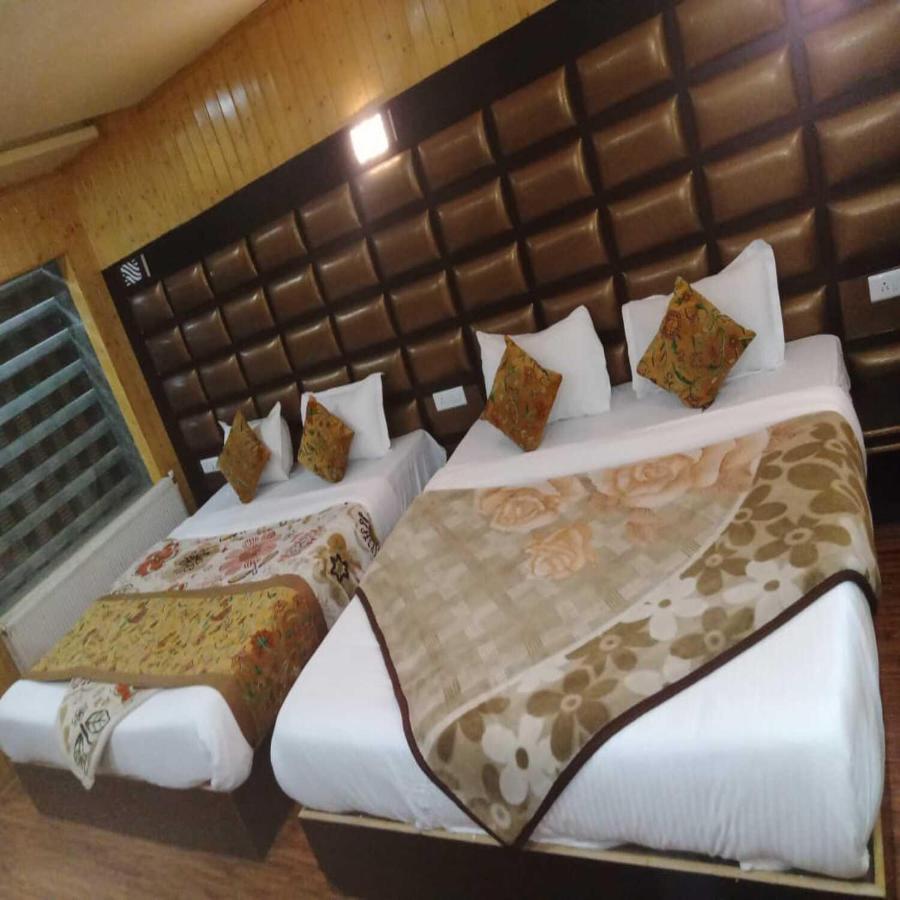 Hotel Sheen Srinagar  Bagian luar foto